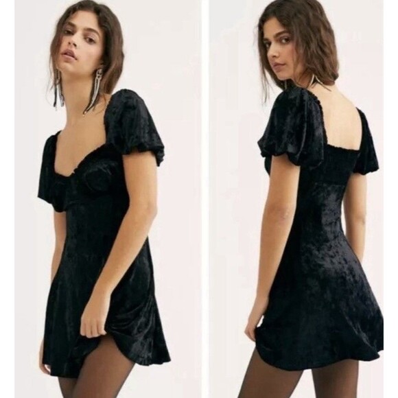 FREE PEOPLE Parisian nights black velvet mini Dress Size 2  Short Sleeve - Picture 3 of 11